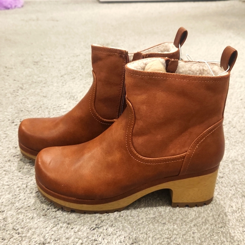 Women's Chunky Heel Boots with Memory Foam Insole - Universal Thread